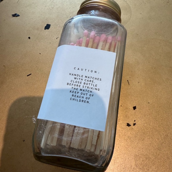 PINK SAFETY MATCHES - Picture 3 of 4